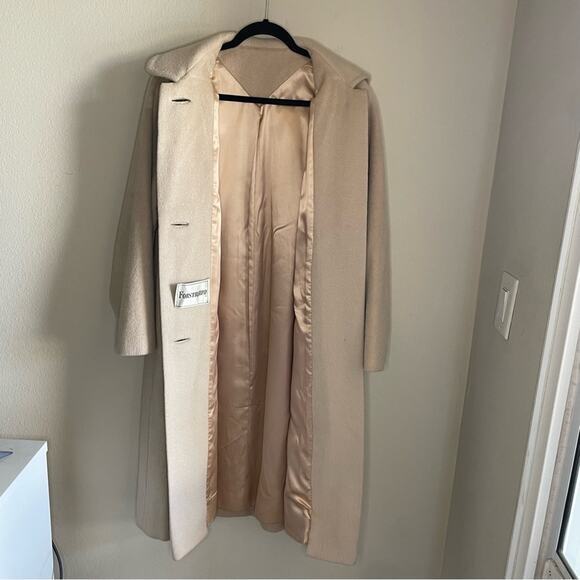 Vintage Cream Women's Coat - Picture 5 of 14